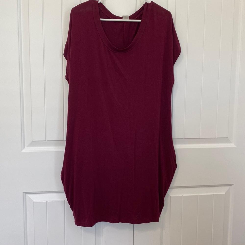 Maroon t shirt dress with pockets size Large
